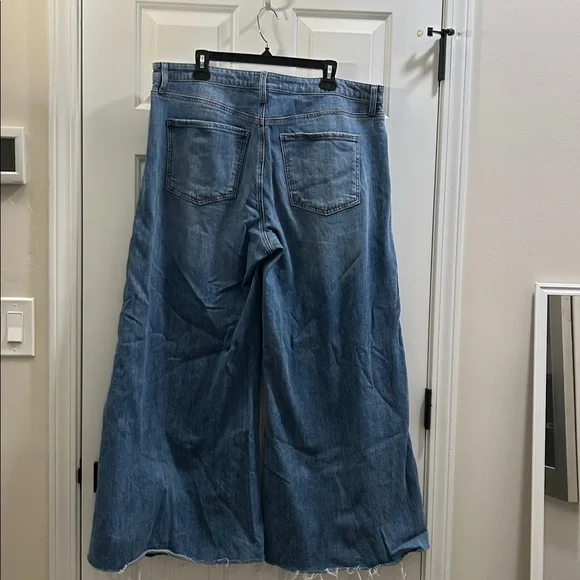 Kut from the Kloth Classic Blue Jeans - Picture 3 of 5